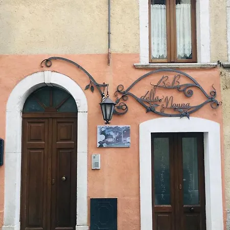 - Della Nonna